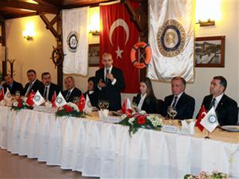 Maliye Bakanı Mehmet Şimşek, Yalova Ticaret ve Sanayi Odası (YTSO) üyeleriyle bir araya geldi. 