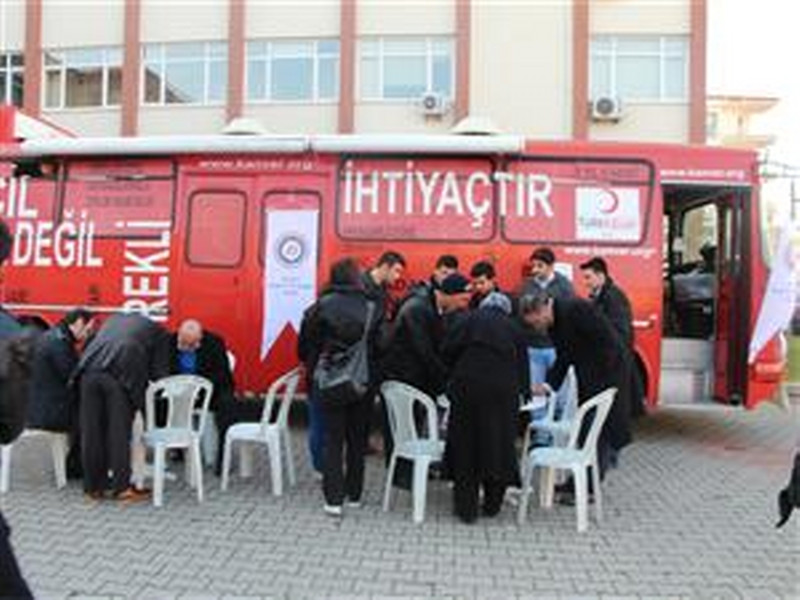 YTSO’dan Kurumsal Sosyal Sorumluk Projesi: “KAN VER, CAN VER” Yalova Üniversitesi’nde yapılan etkinlikle gerçekleşti.