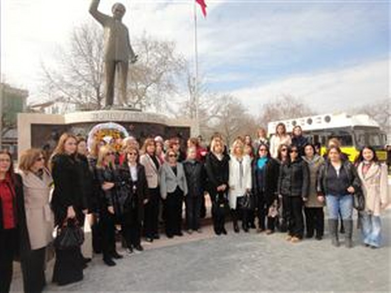  Yalova’da 8 Mart Dünya Kadınlar Günü Kutlandı 